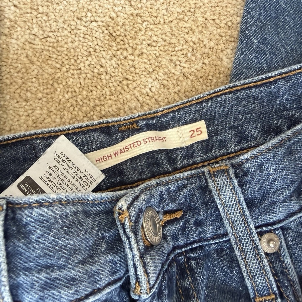 Levi's Jeans High Waisted Straight Leg Medium Denim Wash Blue Women's Sz 24.5x26 - Picture 3 of 9